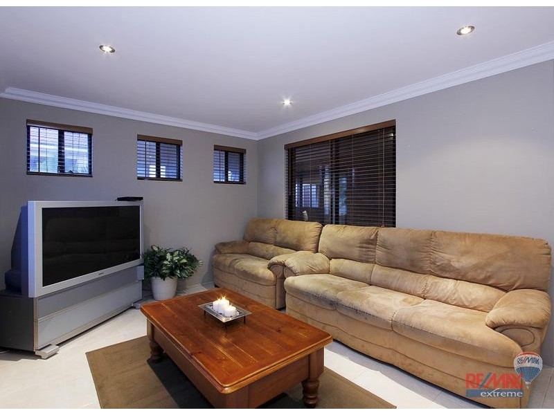 38 Hampshire Drive, Jindalee WA 6036