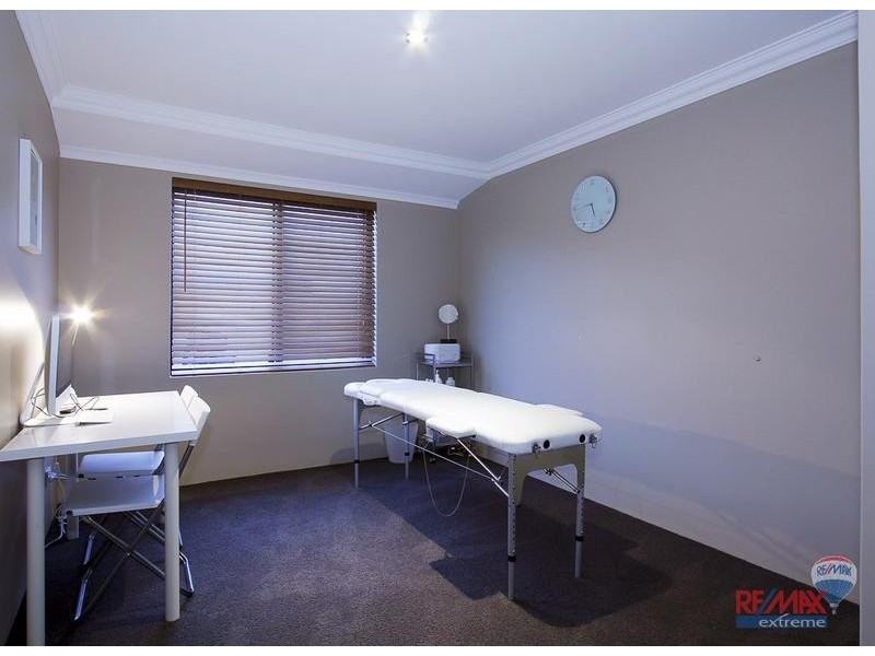 38 Hampshire Drive, Jindalee WA 6036