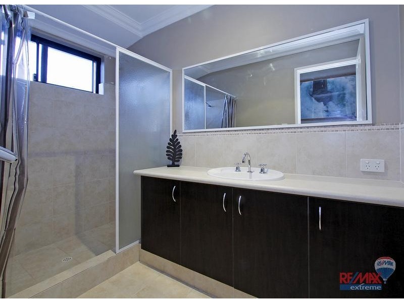 38 Hampshire Drive, Jindalee WA 6036