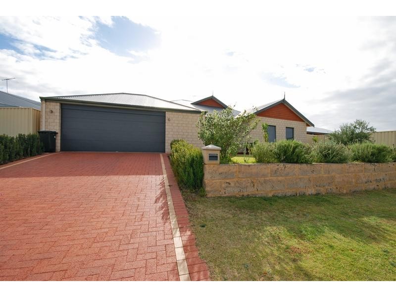 24 Litchfield Crescent, Carramar WA 6031