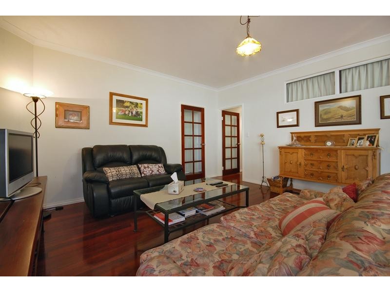 24 Litchfield Crescent, Carramar WA 6031