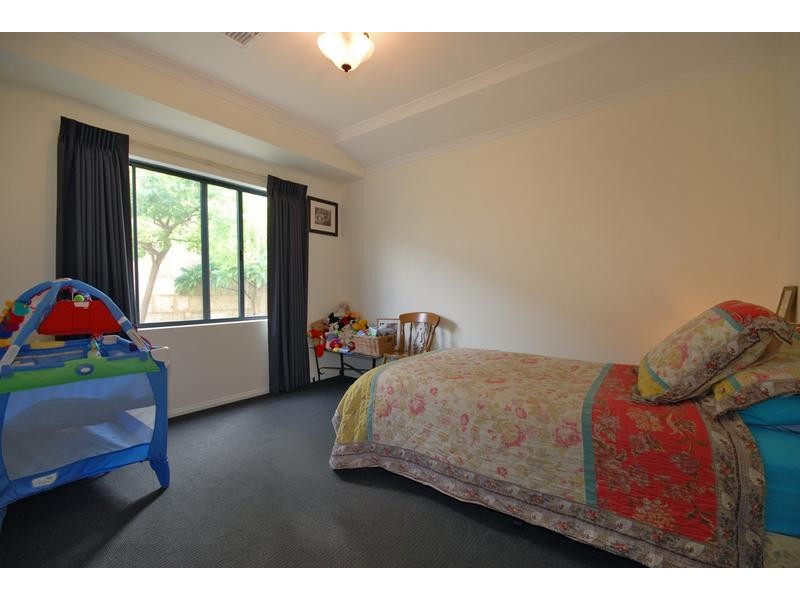 24 Litchfield Crescent, Carramar WA 6031