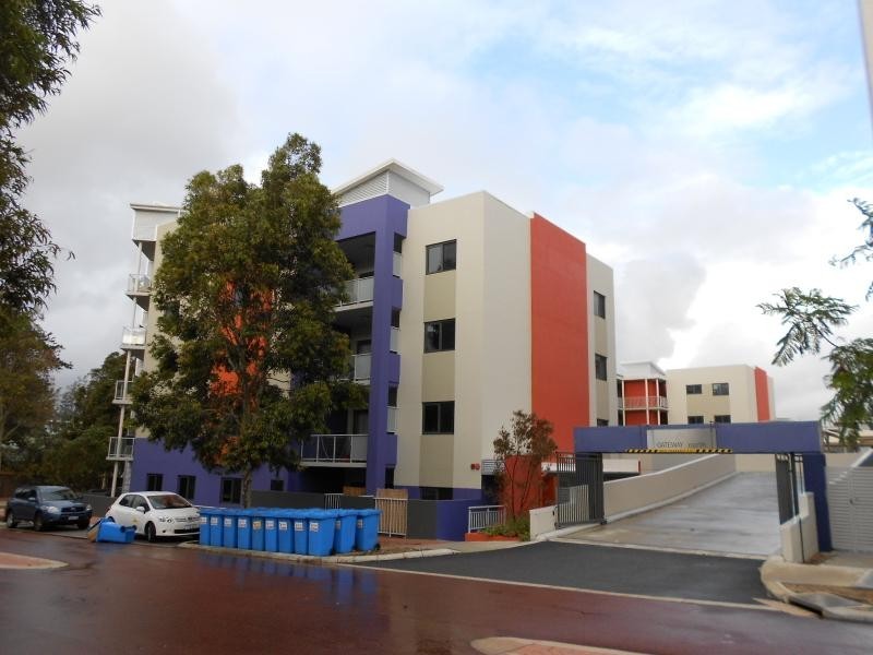 1/2 Walsh Loop, Joondalup WA 6027