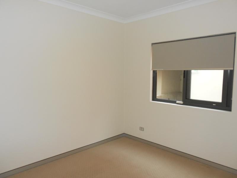 1/2 Walsh Loop, Joondalup WA 6027