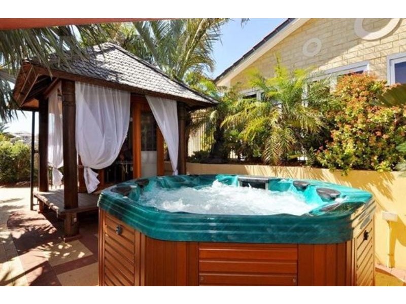 9 Caldera Close, Mindarie WA 6030