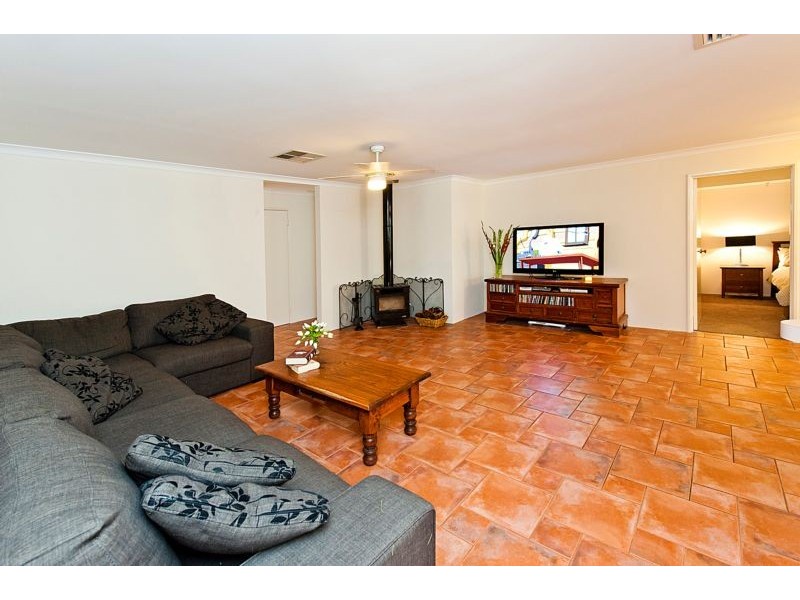 30 Curtin Road, Marangaroo WA 6064