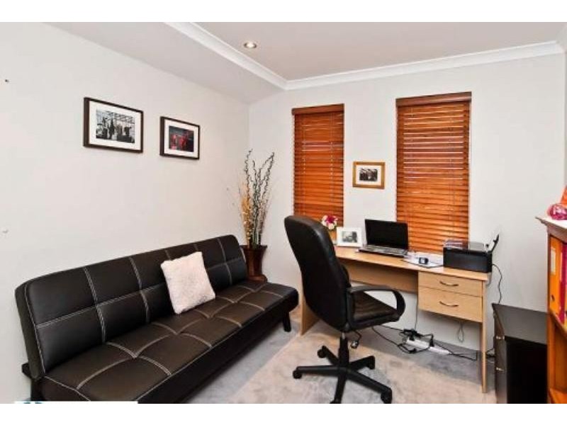 121 Rosegreen, Butler WA 6036