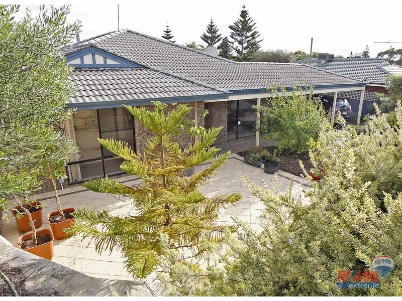 10 Mitchell Place, Two Rocks WA 6037