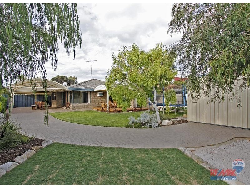 10 Mitchell Place, Two Rocks WA 6037