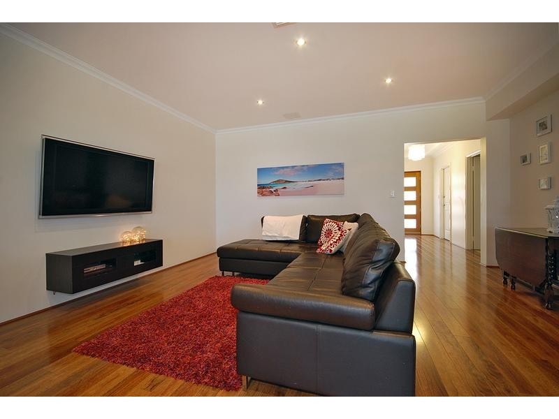 19 Coot Way, Tapping WA 6065