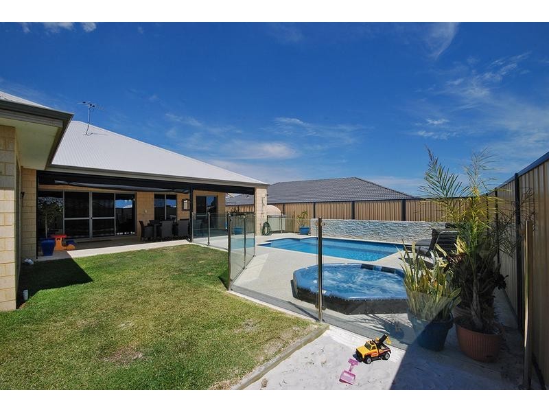 19 Coot Way, Tapping WA 6065