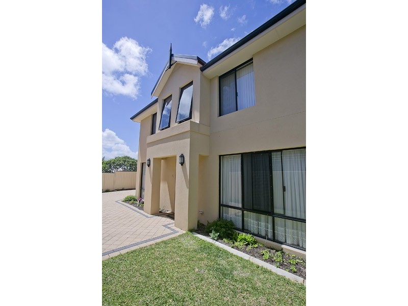 17B Charles Street, Karrinyup WA 6018