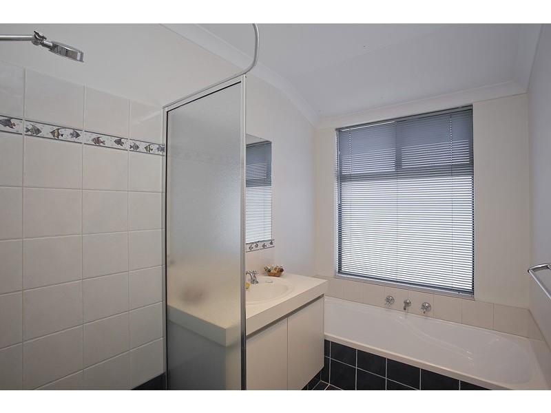19 Rosedale Vista, Hocking WA 6065