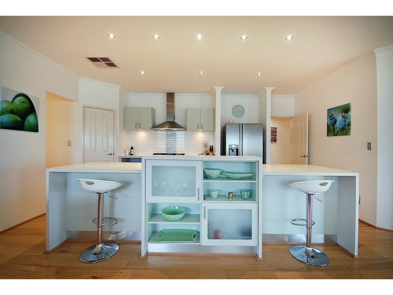 2 Zeppelin Way, Tapping WA 6065