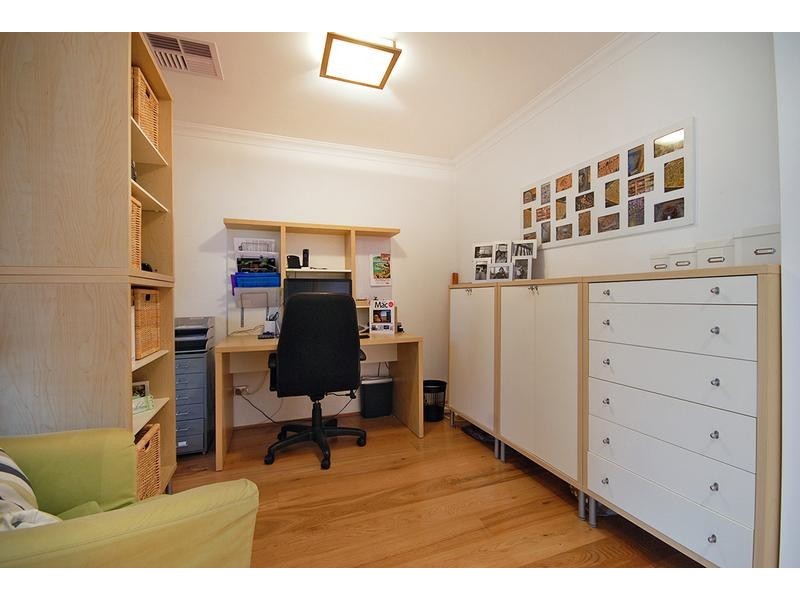 2 Zeppelin Way, Tapping WA 6065