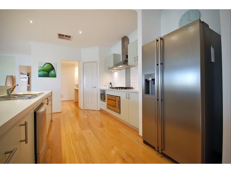 2 Zeppelin Way, Tapping WA 6065