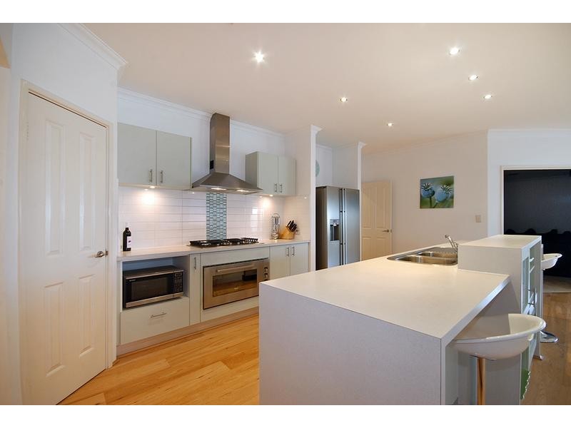 2 Zeppelin Way, Tapping WA 6065