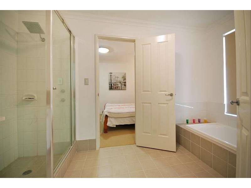 2 Zeppelin Way, Tapping WA 6065