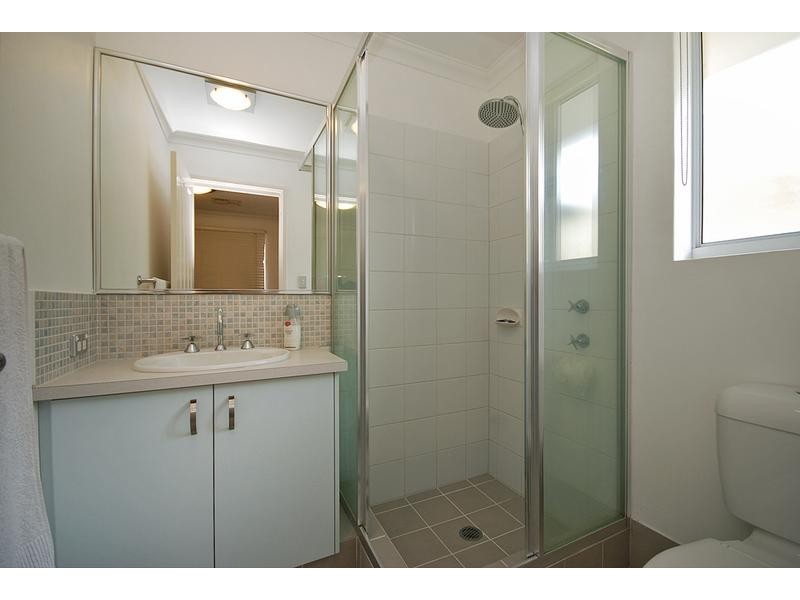 2 Zeppelin Way, Tapping WA 6065