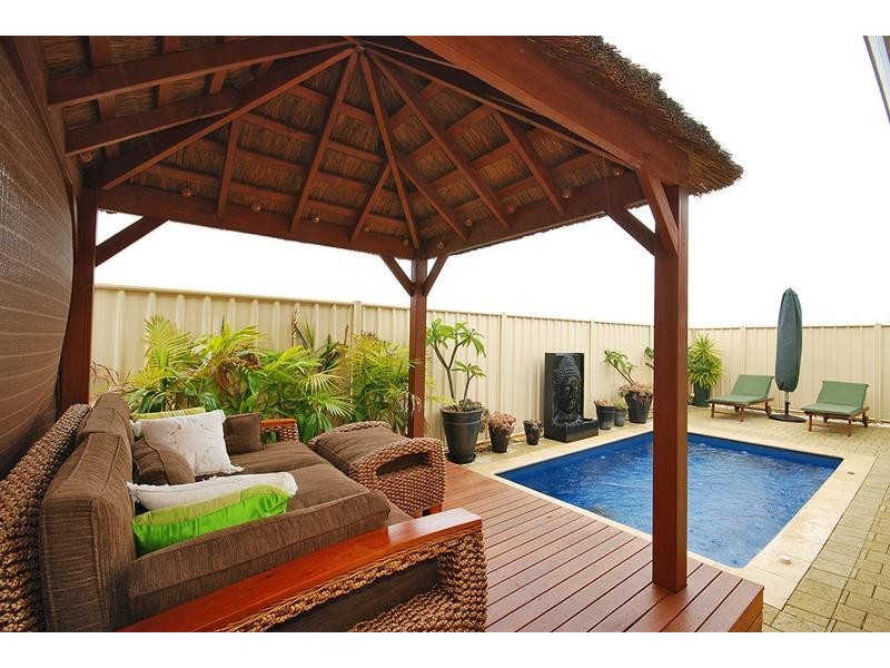 2 Zeppelin Way, Tapping WA 6065