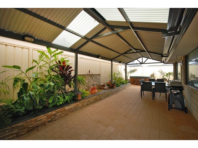 4 Coolidge Gardens, Tapping WA 6065