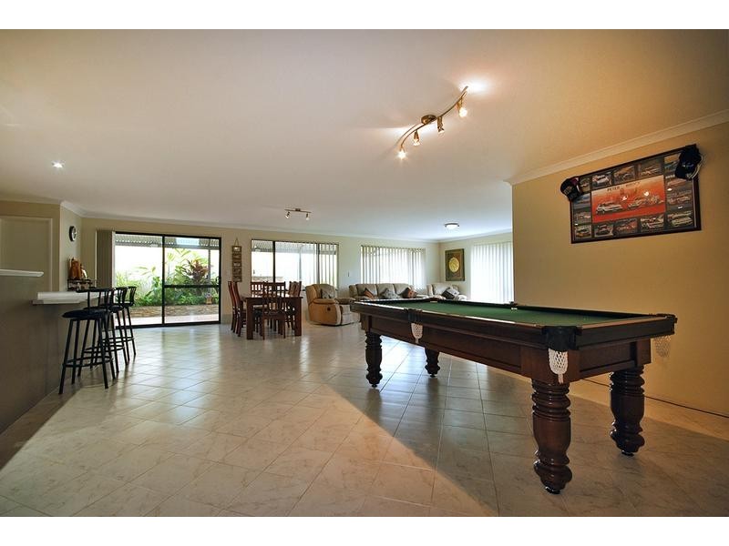 4 Coolidge Gardens, Tapping WA 6065