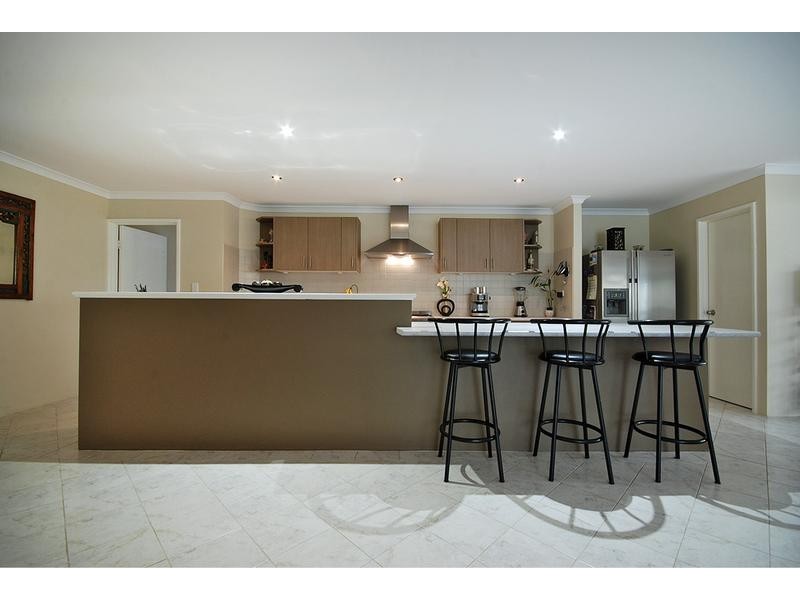 4 Coolidge Gardens, Tapping WA 6065