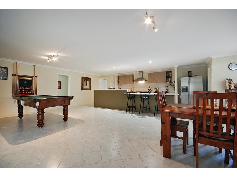 4 Coolidge Gardens, Tapping WA 6065