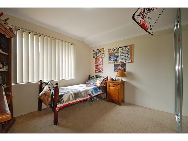 4 Coolidge Gardens, Tapping WA 6065