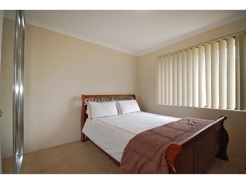 4 Coolidge Gardens, Tapping WA 6065