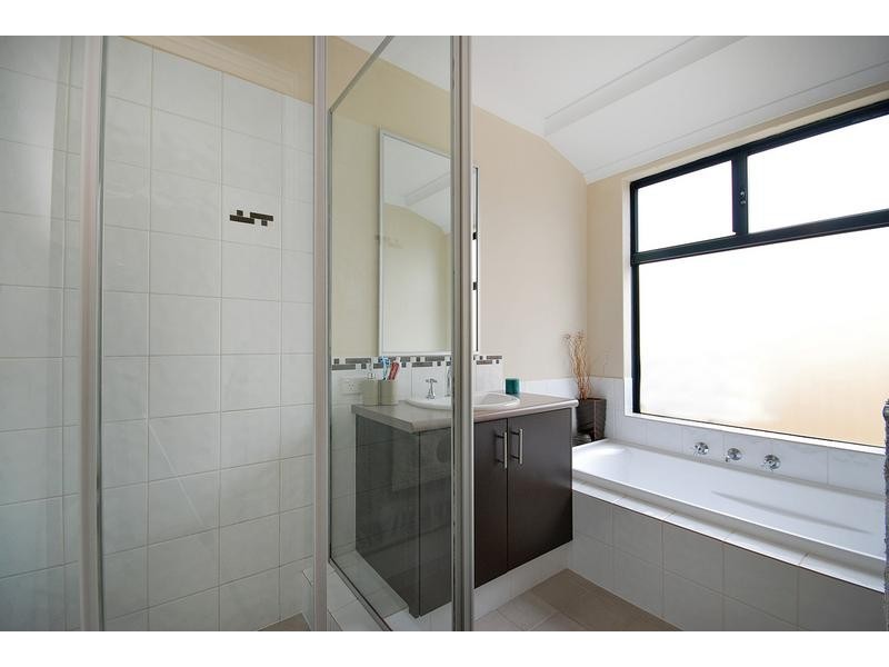 4 Coolidge Gardens, Tapping WA 6065