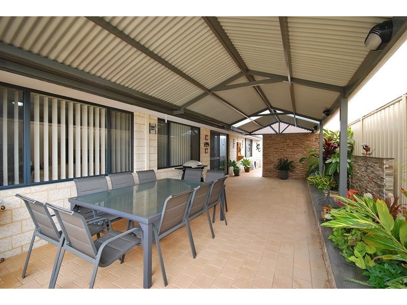 4 Coolidge Gardens, Tapping WA 6065