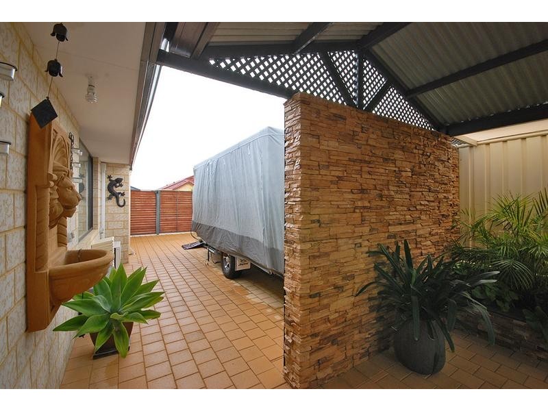 4 Coolidge Gardens, Tapping WA 6065