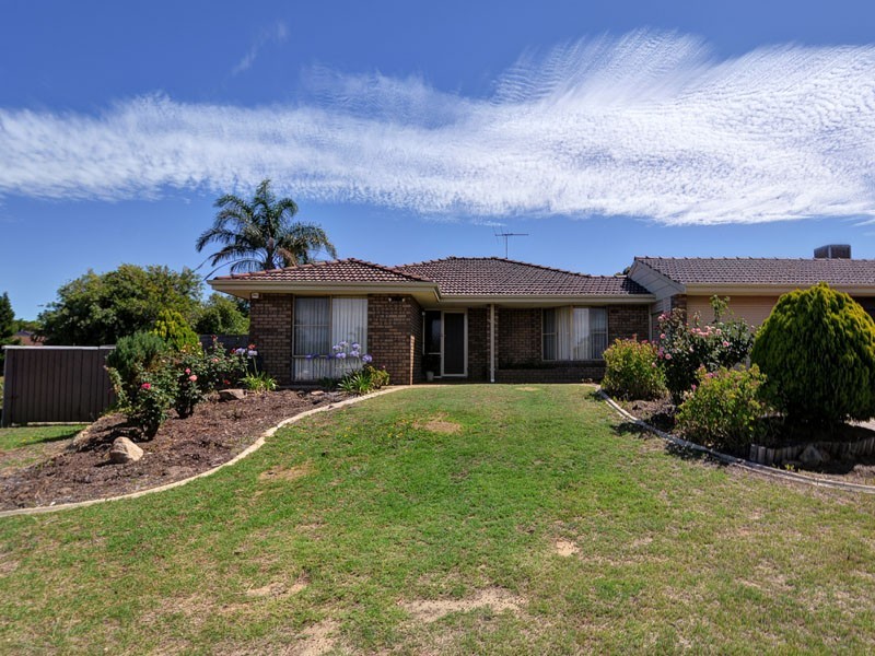 1A Merton Place, Kingsley WA 6026