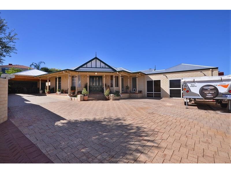 4 Ashburn Vista, Currambine WA 6028