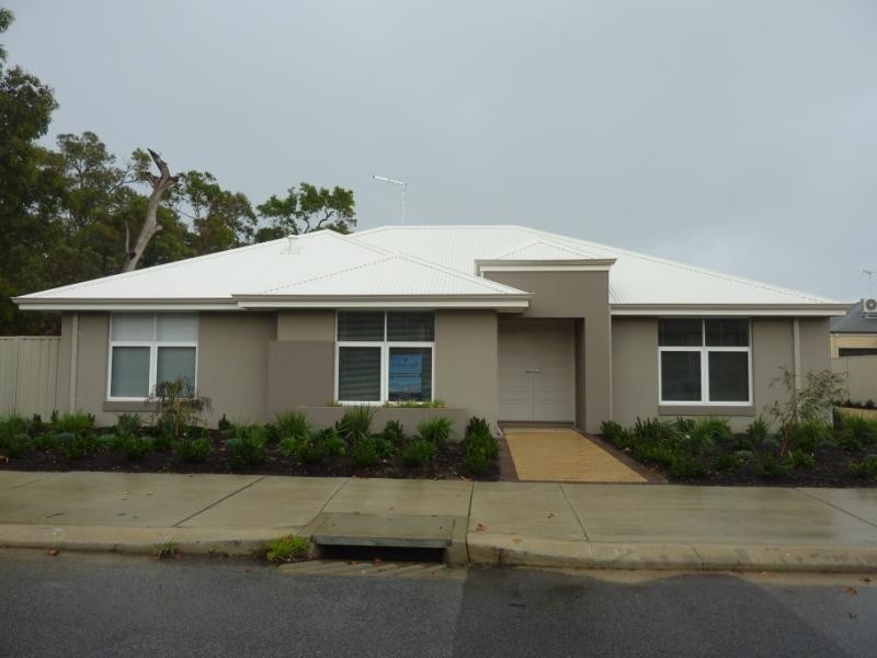 1/3 Titian Way, Tapping WA 6065