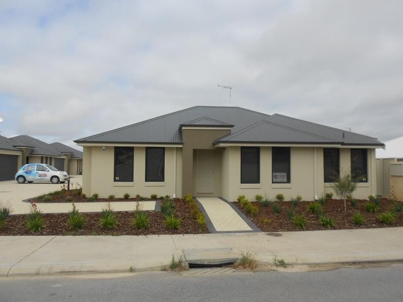 1/3 Titian Way, Tapping WA 6065