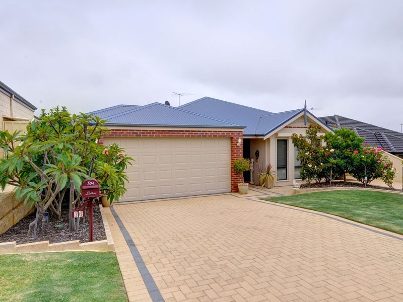 16 Higginsville Parade, Pearsall WA 6065