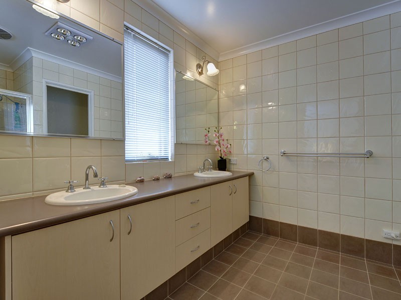 16 Higginsville Parade, Pearsall WA 6065