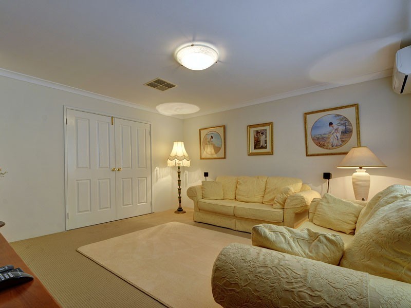 16 Higginsville Parade, Pearsall WA 6065