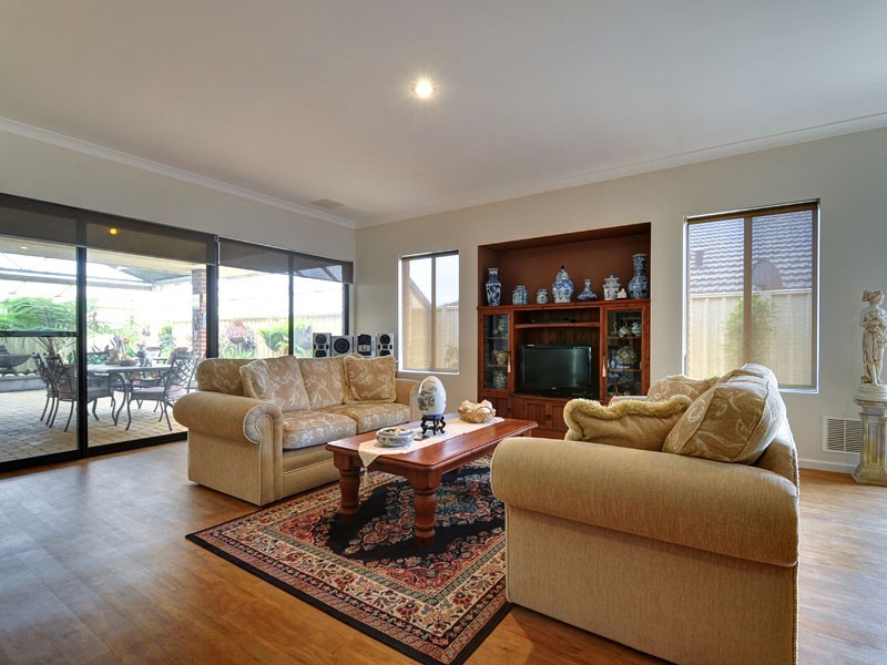 16 Higginsville Parade, Pearsall WA 6065