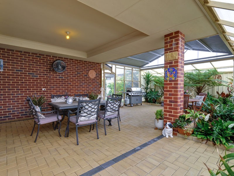 16 Higginsville Parade, Pearsall WA 6065