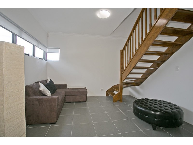 1 Voyager Link (SETTLED), Pearsall WA 6065