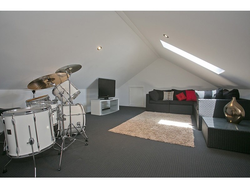 1 Voyager Link (SETTLED), Pearsall WA 6065