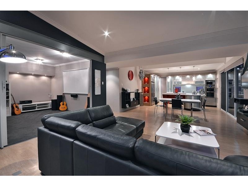 17 Belhaven Tce, Quinns Rocks WA 6030