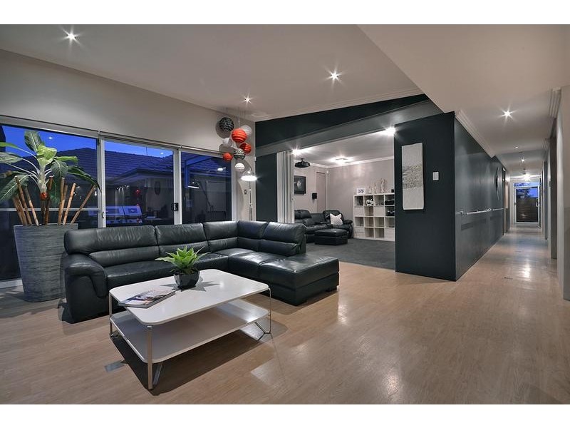 17 Belhaven Tce, Quinns Rocks WA 6030