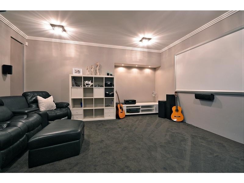 17 Belhaven Tce, Quinns Rocks WA 6030