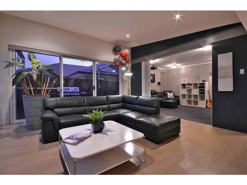 17 Belhaven Tce, Quinns Rocks WA 6030