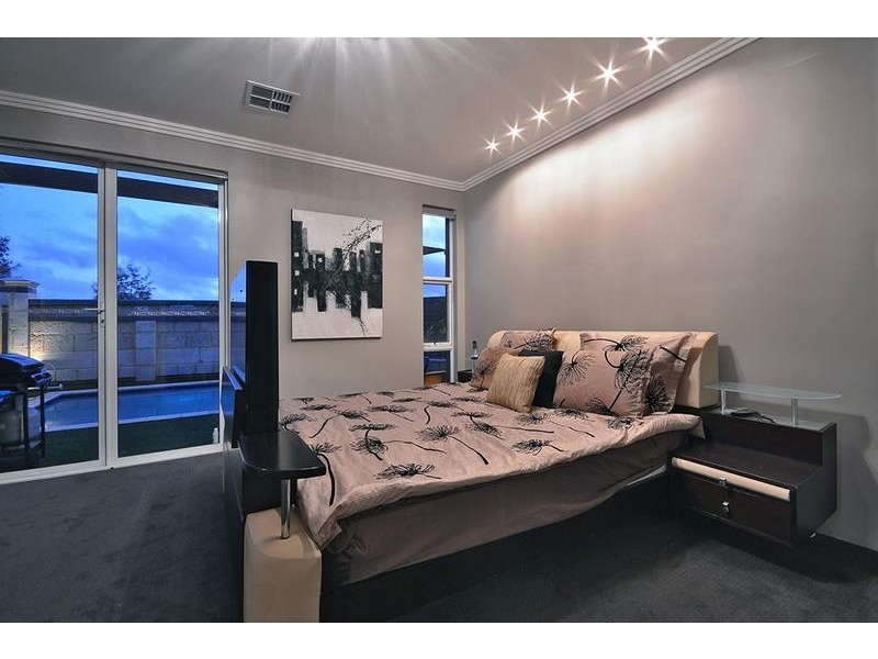 17 Belhaven Tce, Quinns Rocks WA 6030