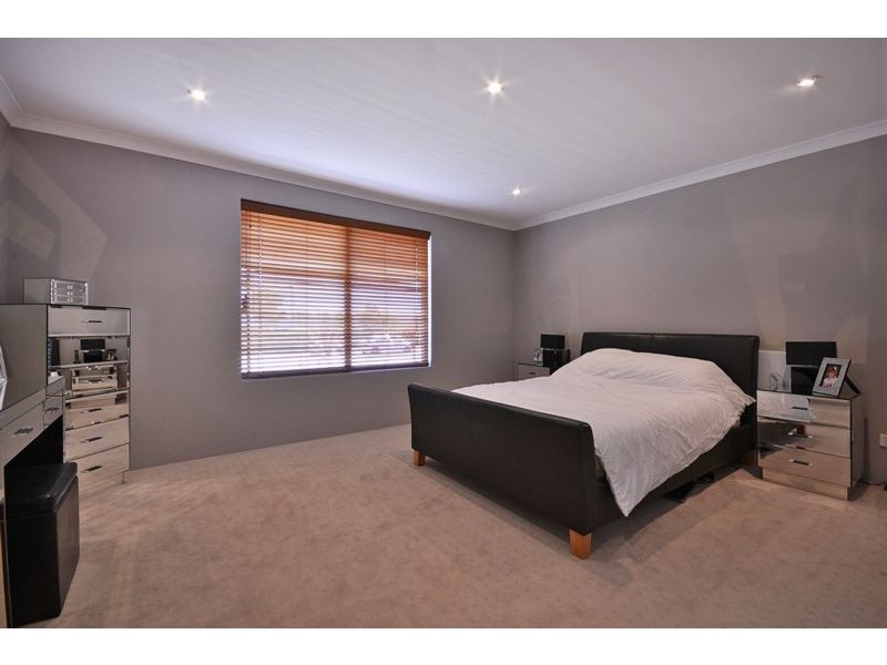 88 St Stephens Crescent, Tapping WA 6065